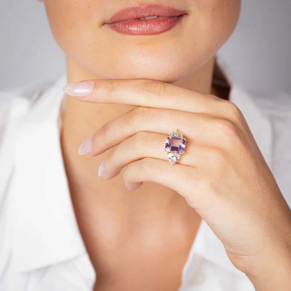 Natural White Topaz and Amethyst Ring in 9ct Yellow Gold - Image 4