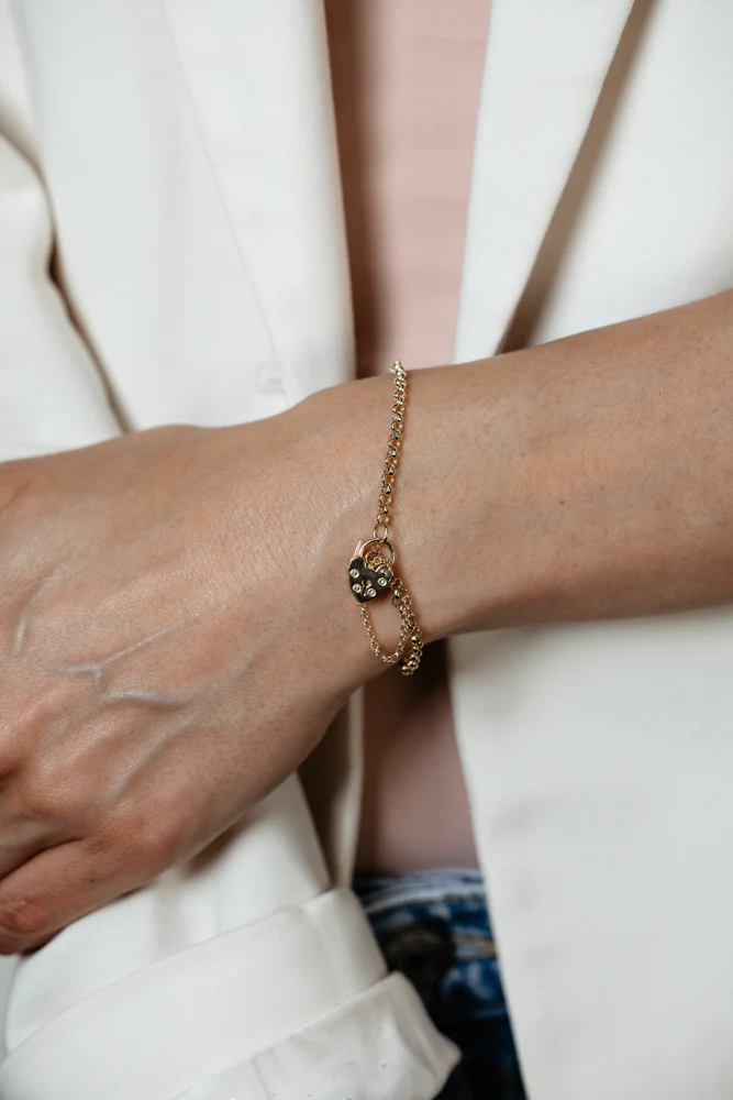 Padlock Hollow Belcher 18cm Bracelet in 9ct Yellow Gold - Image 2