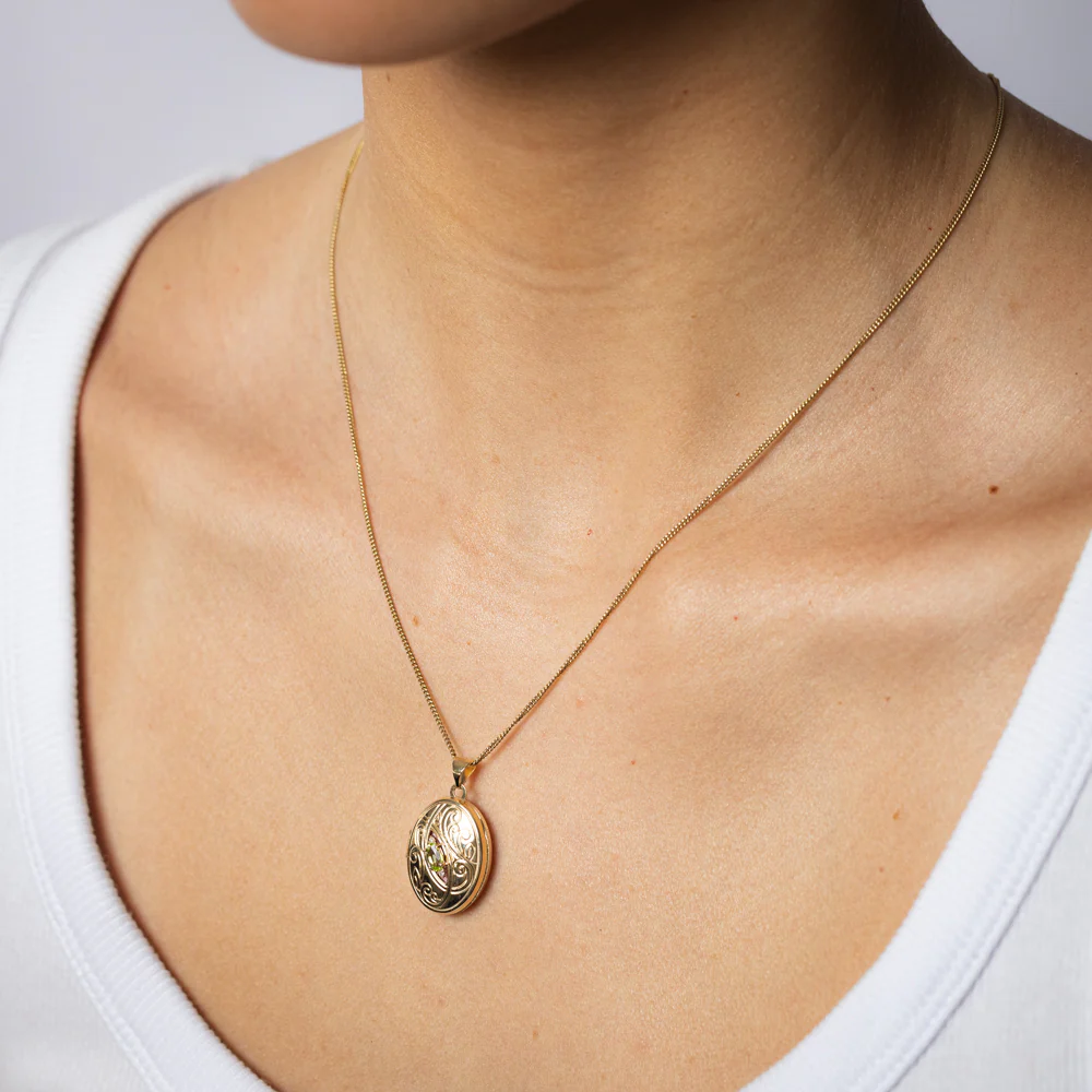 Peridot & Diamond Oval Locket in 9ct Yellow Gold - Image 2