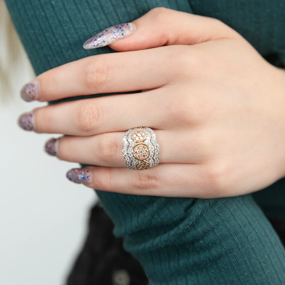 Pink Diamond in 18ct White Gold Dress Ring with a 2.00 Carats of Diamonds - Image 3