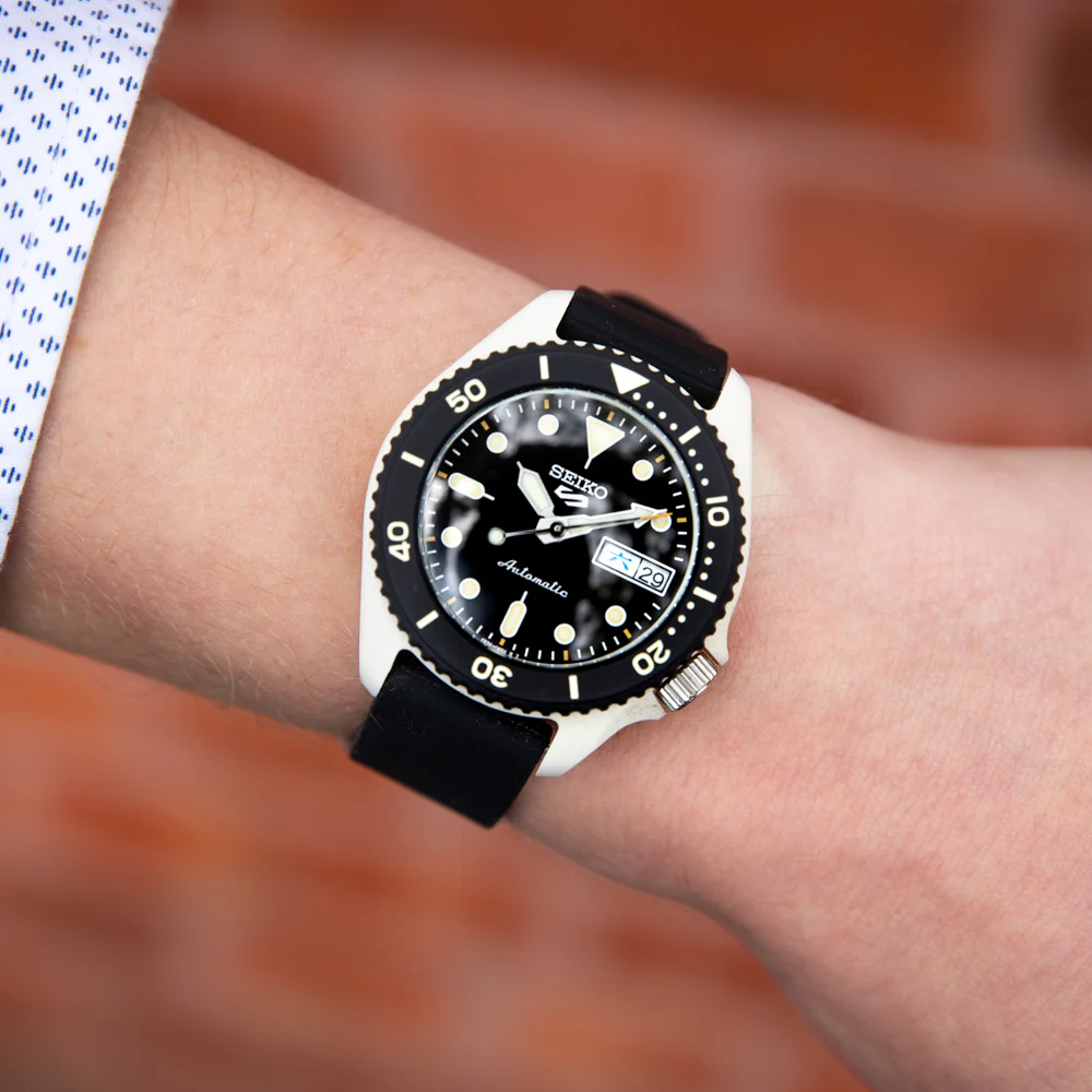 Seiko 5 Sports SRPG79K  Automatic - Image 2