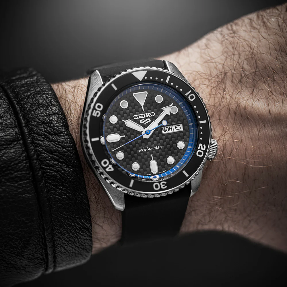 Seiko 5 Sports SRPJ05K Supercars Special Edition Podium Model - Image 2