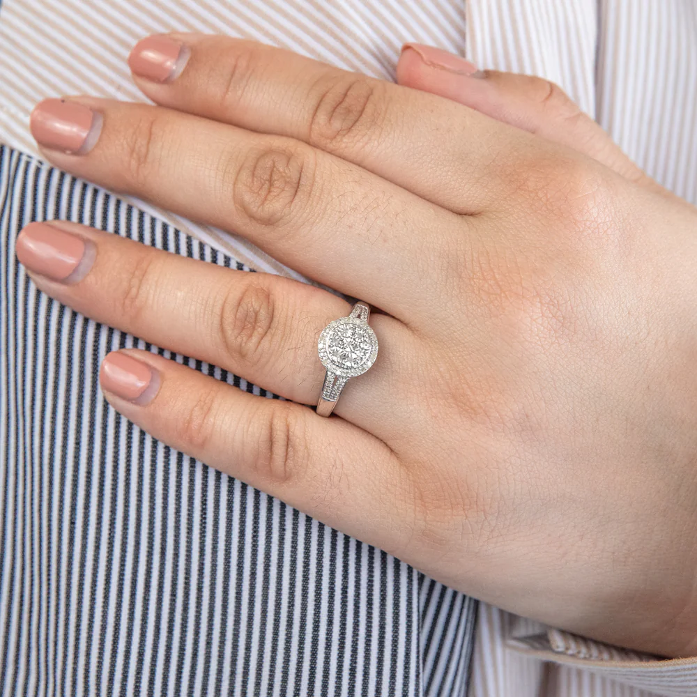 Silver 0.10 Carat Diamond Cluster Ring - Image 3