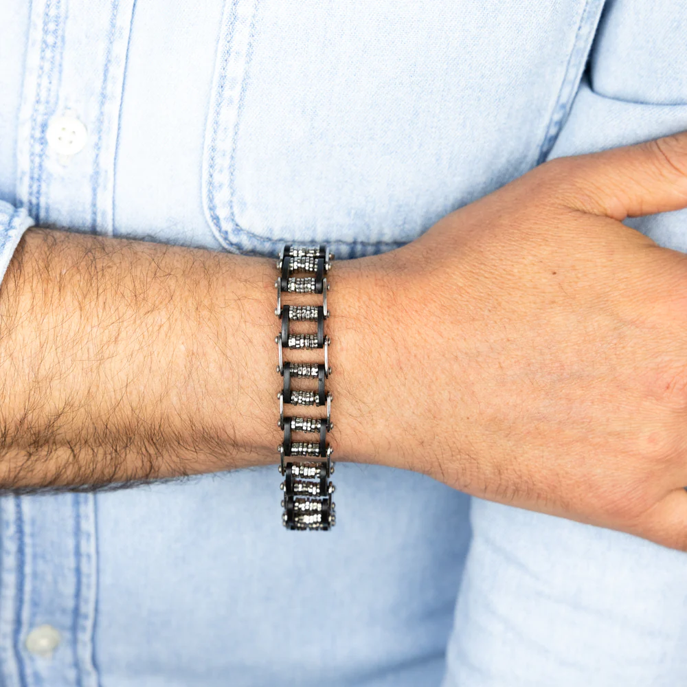 Stainless Steel Black And Silver Fancy 20.3cm Bracelet - Image 3