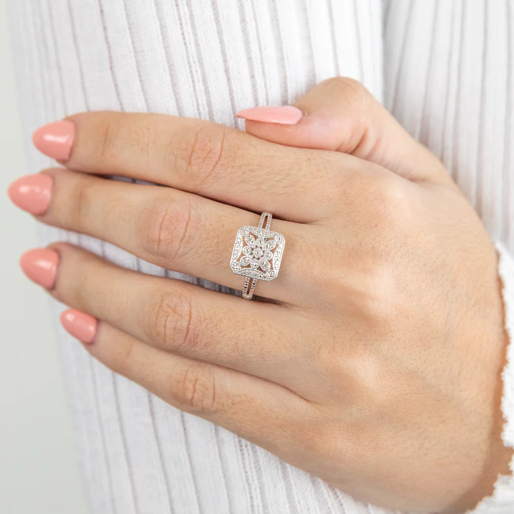 Sterling Silver 0.03 Carat Diamond Ring with 6 Brilliant Cut Diamonds - Image 3