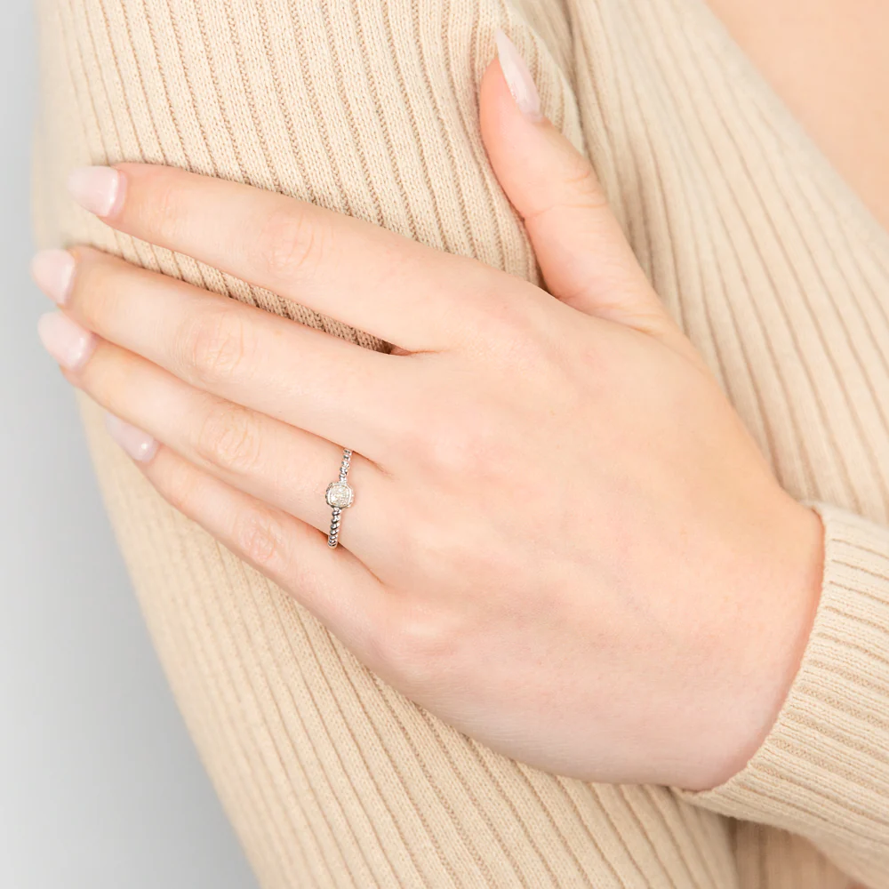 Sterling Silver 0.03 Carat Diamond Ring with 7 Brilliant Cut Diamonds - Image 3
