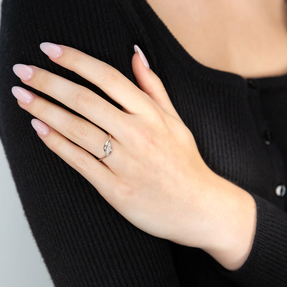 Sterling Silver 0.05 Carat Diamond Ring with 9 Brilliant Cut Diamonds - Image 4