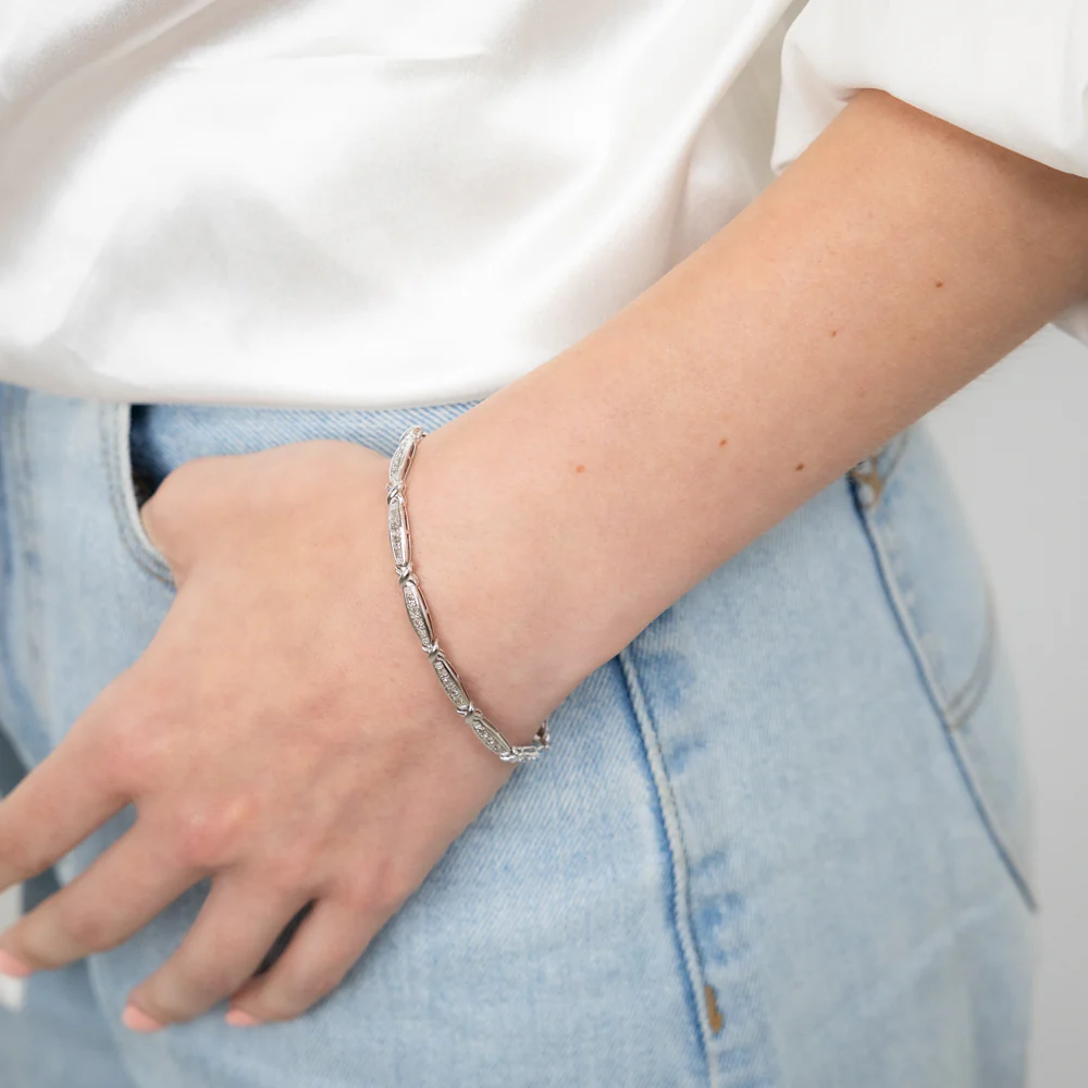 Sterling Silver & 0.95 Carat Diamond Fancy Bracelet - Image 3