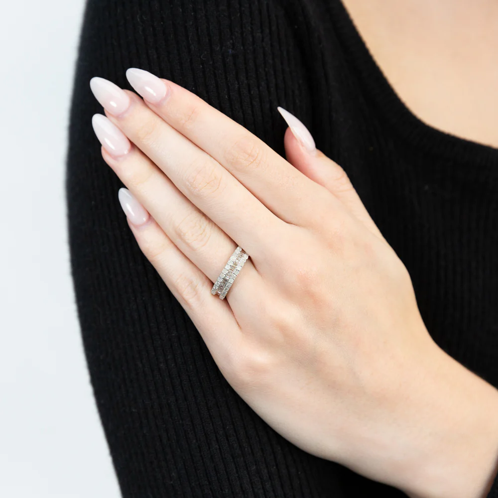 Sterling Silver 1.1 Carat Diamond Ring with Round Brilliant Cut and Baguette Diamonds - Image 3