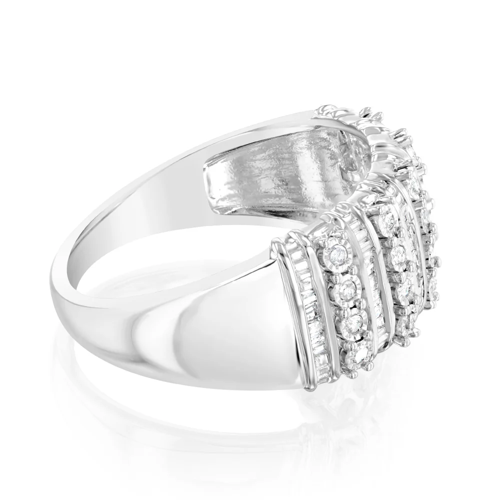 Sterling Silver 1/5 Carat Diamond Ring with Round Brilliant Cut and Baguette Diamonds - Image 2