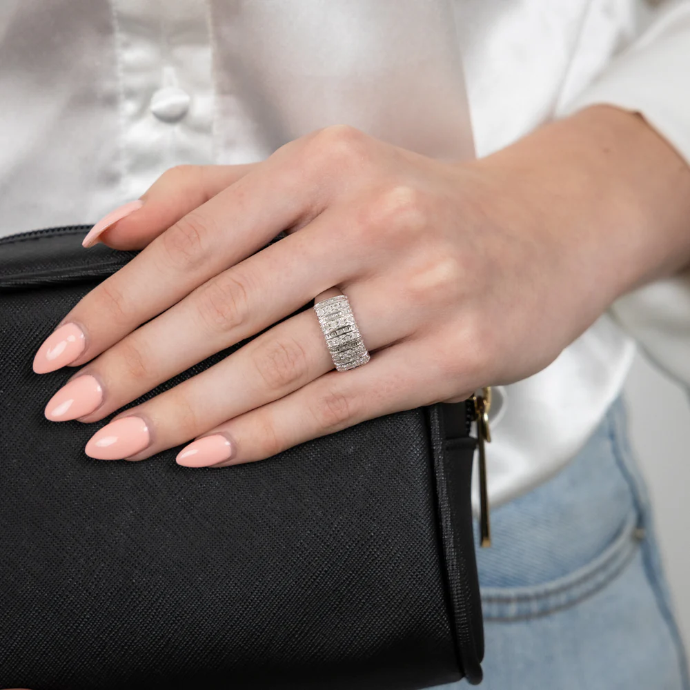 Sterling Silver 1/5 Carat Diamond Ring with Round Brilliant Cut and Baguette Diamonds - Image 3