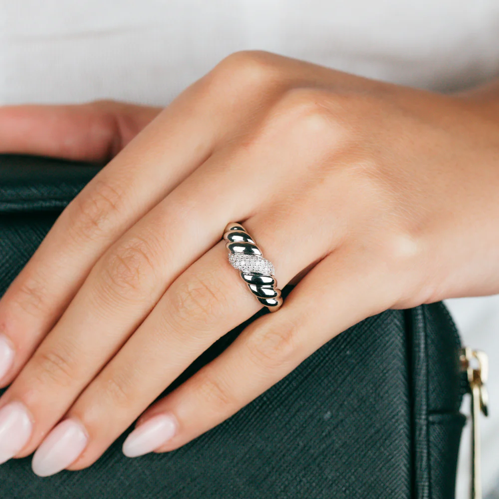 Sterling Silver 1/6 Carat Diamond Ring - Image 3