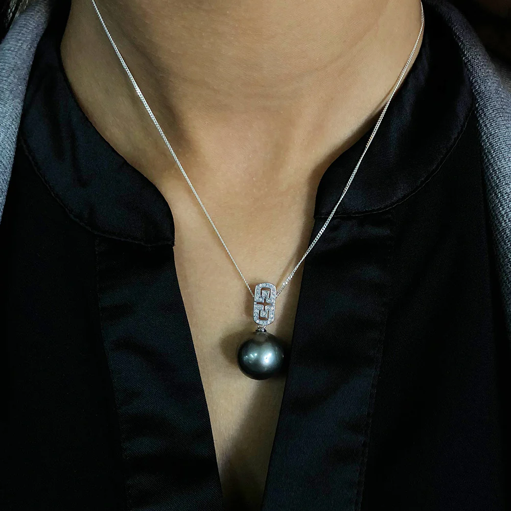 Sterling Silver 12mm Tahitian Pearl & Zirconia Pendant with 45cm chain - Image 2