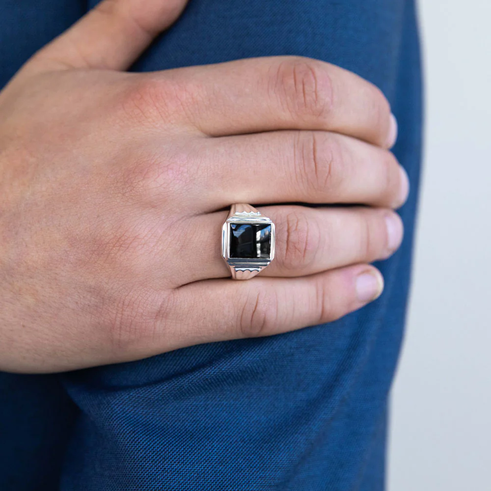 Sterling Silver 12x10mm Onyx Gents Ring - Image 3