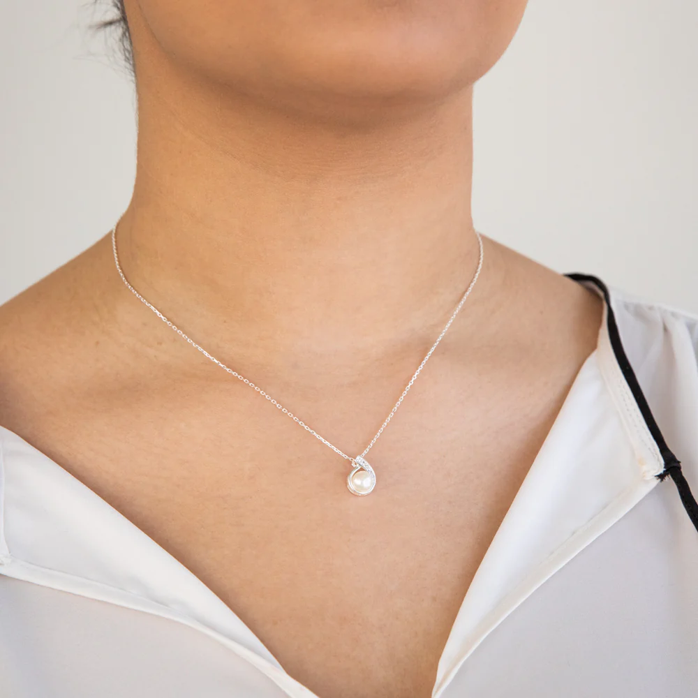 Sterling Silver Boxed Freshwater Pearl and Zirconia Set on Chain - Image 5