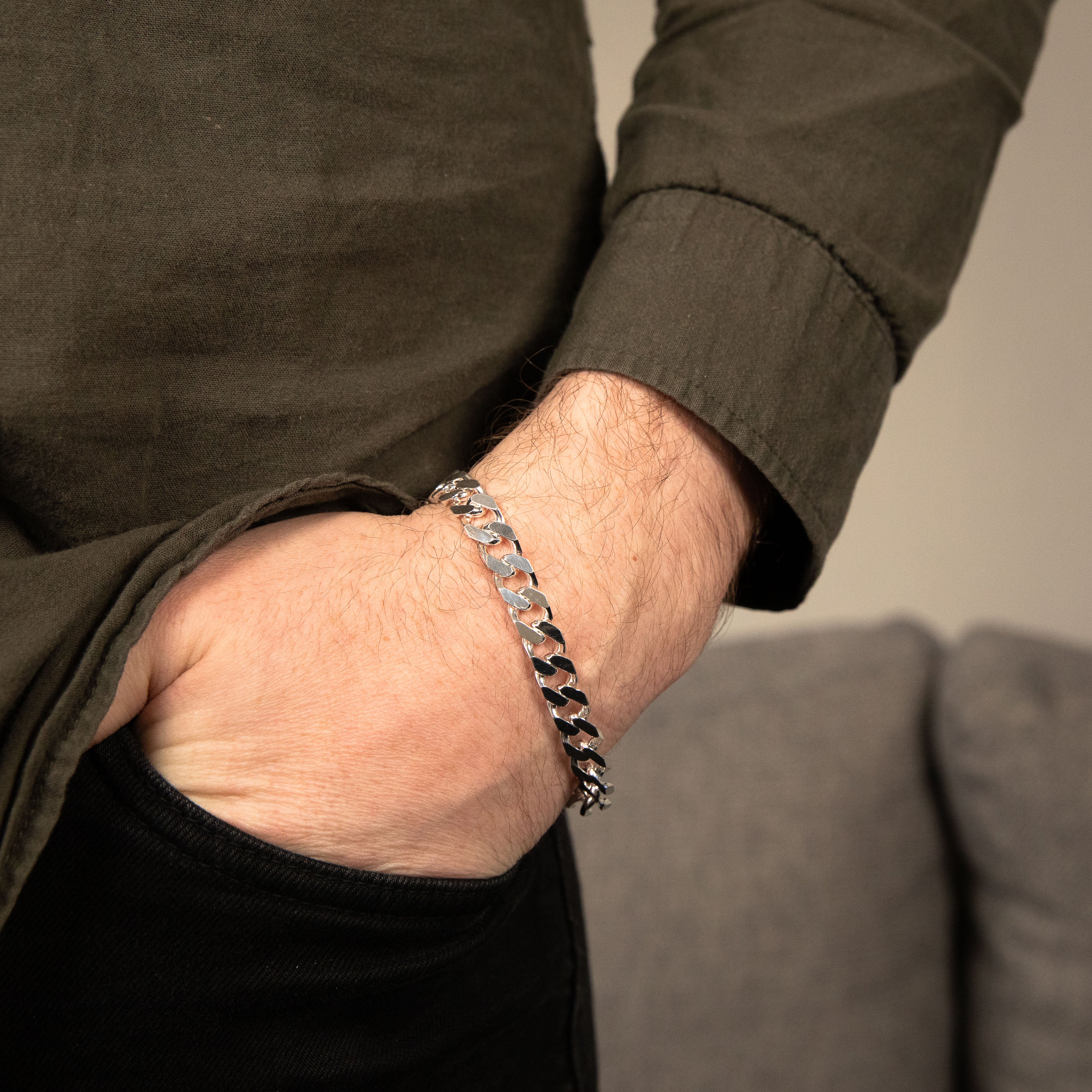 Sterling Silver Curb Bevelled 21cm Bracelet - Image 3