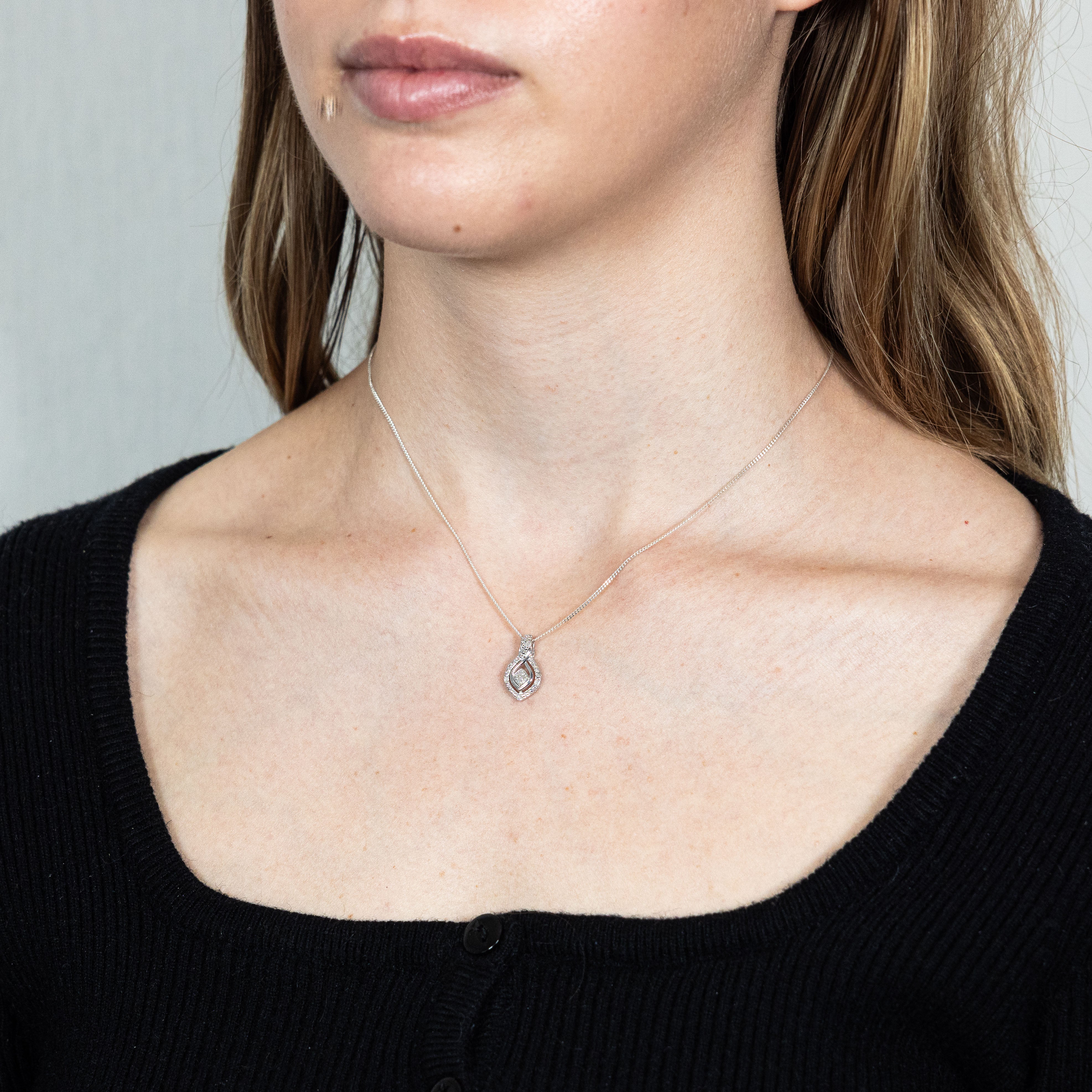 Sterling Silver Diamond Pendant with 10 Brilliant Cut Diamonds - Image 2