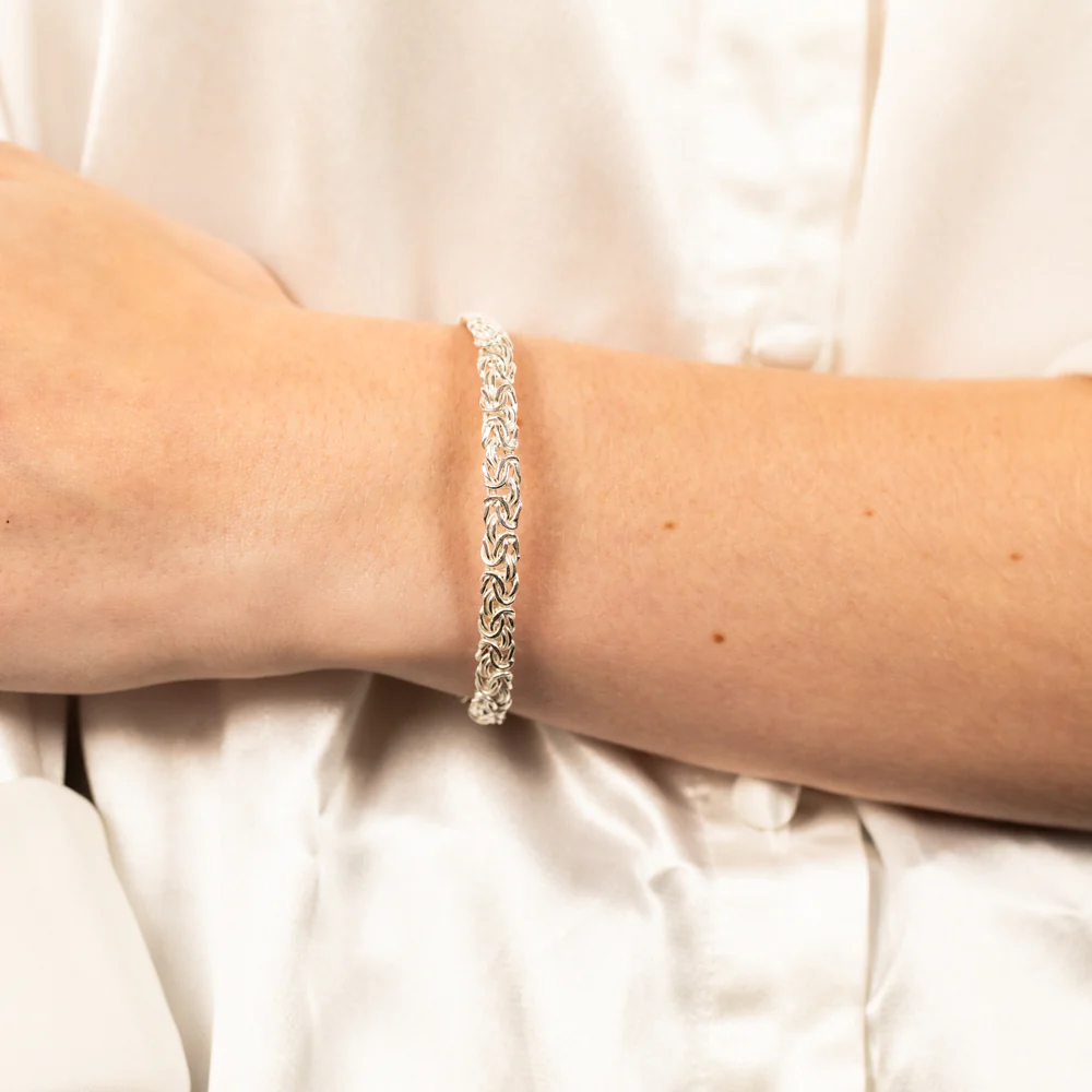 Sterling Silver Flat Byzantine 19cm Bracelet - Image 3