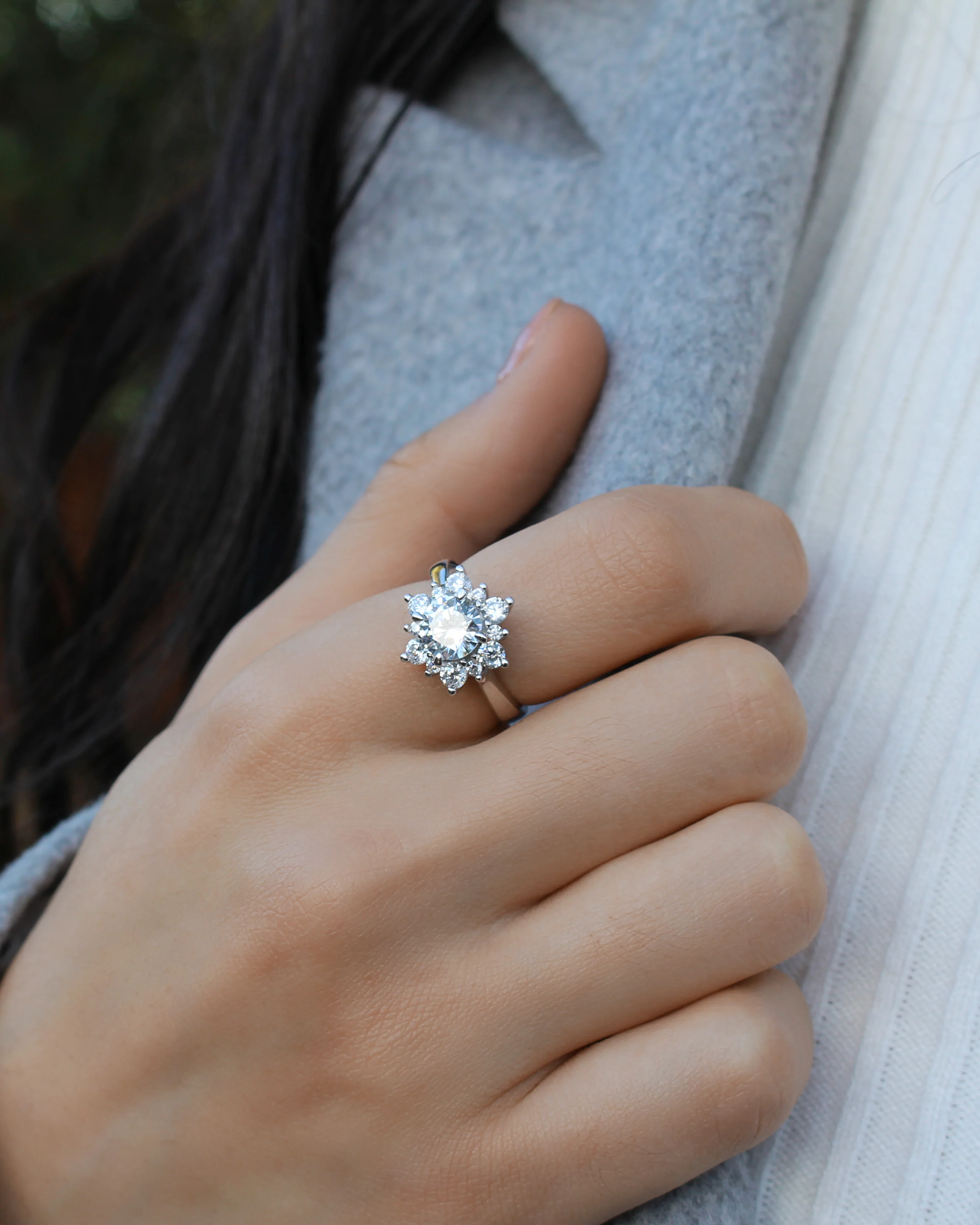 Sterling Silver Flower Shaped Cubic Zirconia Ring - Image 4