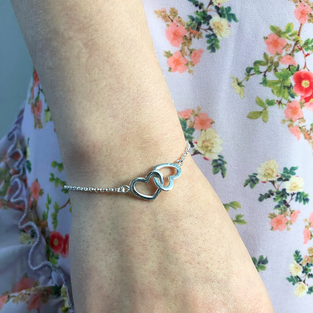 Sterling Silver Interlocking Hearts Bracelet 19cm - Image 3