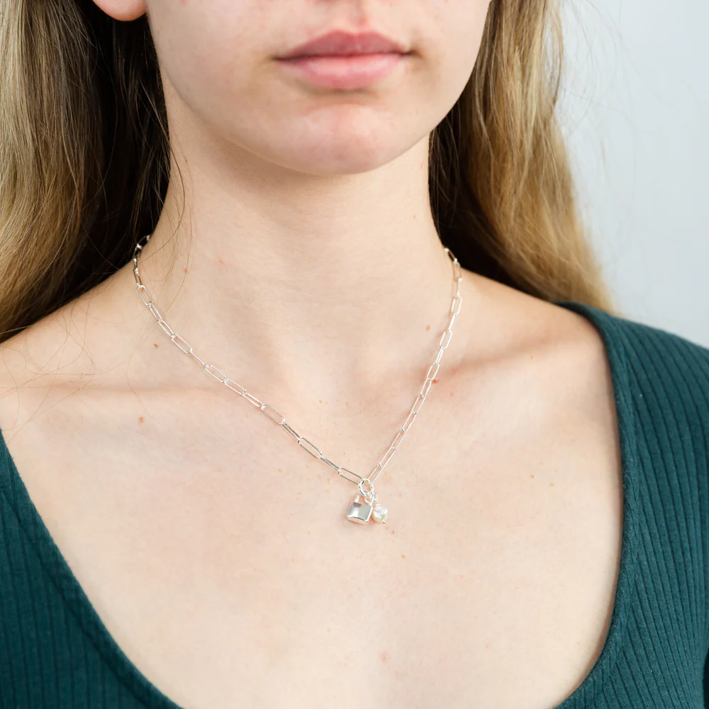 Sterling Silver Lock & Pearl Pendant On 45cm Paperclip Chain - Image 3