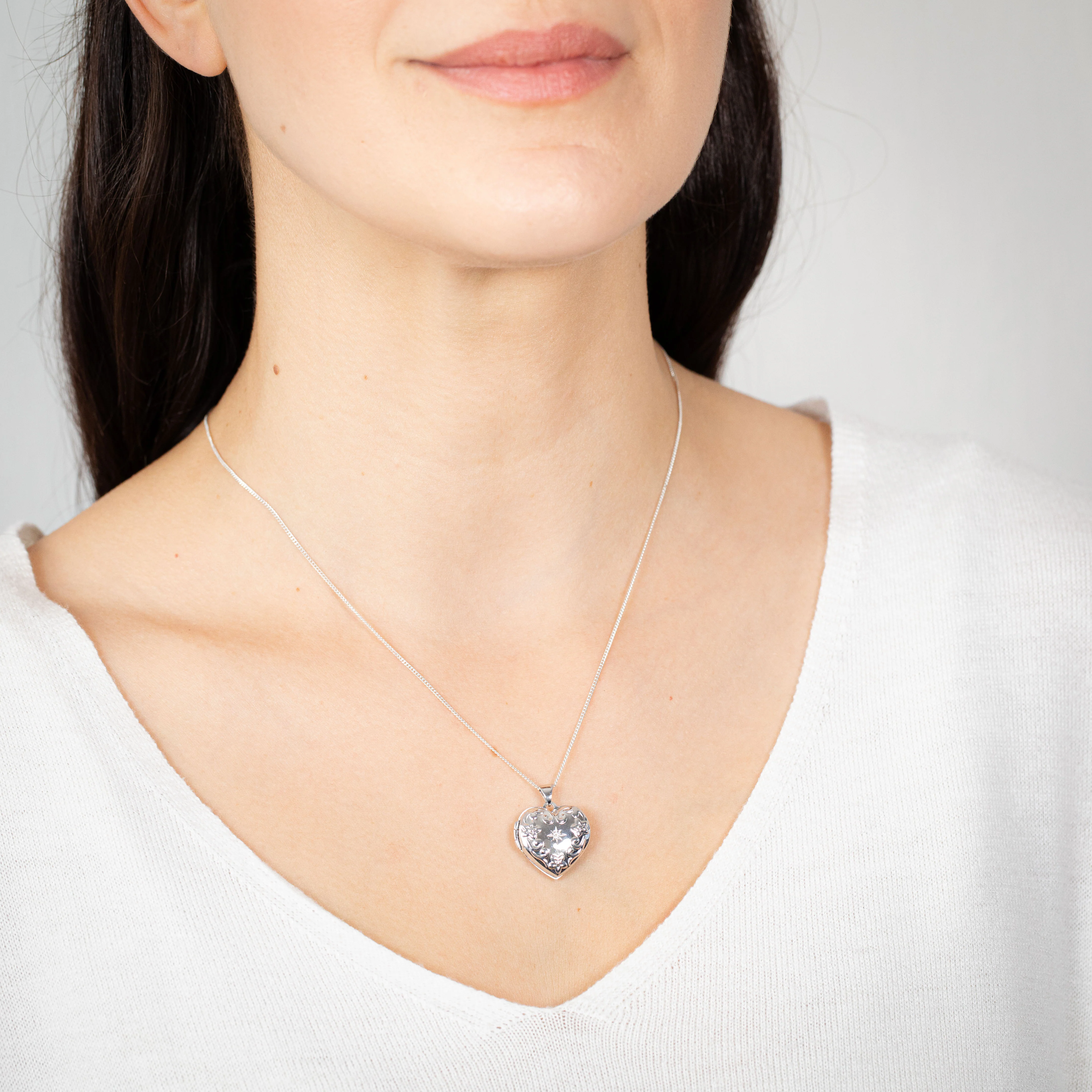 Sterling Silver Rhodium Plated White Cubic Zirconia Engraved Heart Locket - Image 3