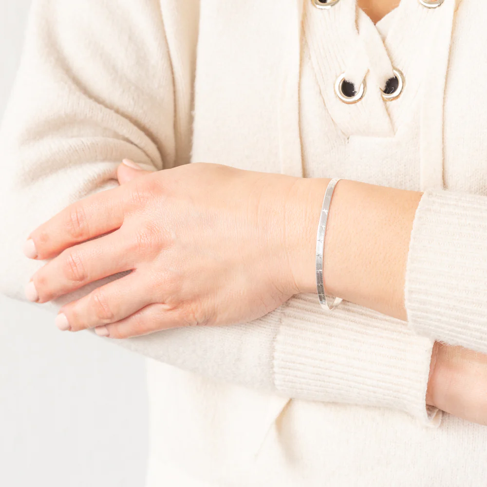 Sterling Silver Textured 4mm Herringbone 19cm Bracelet - Image 3
