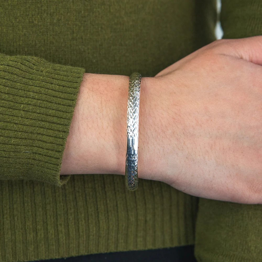 Sterling Silver Textured 7mm Hinged With Saftey Chain Bangle - Image 2