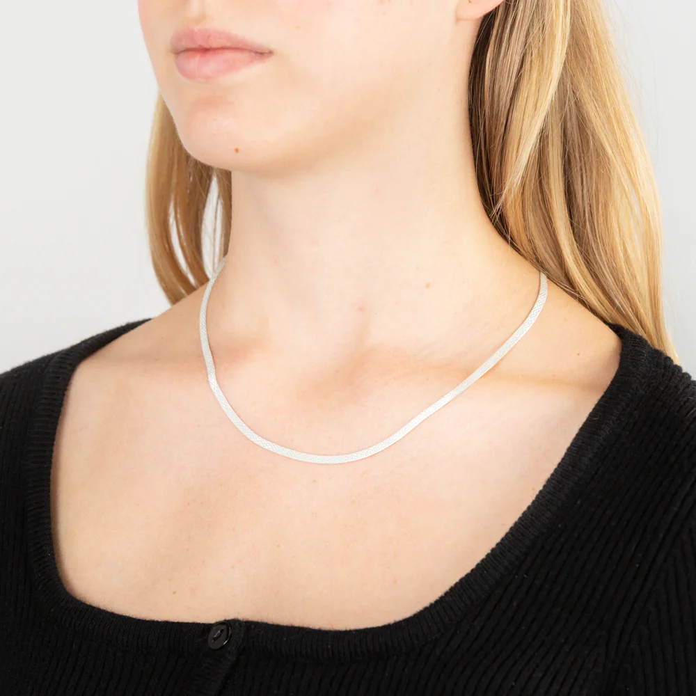 Sterling Silver Textured Herringbone 45.5cm Chain - Image 3