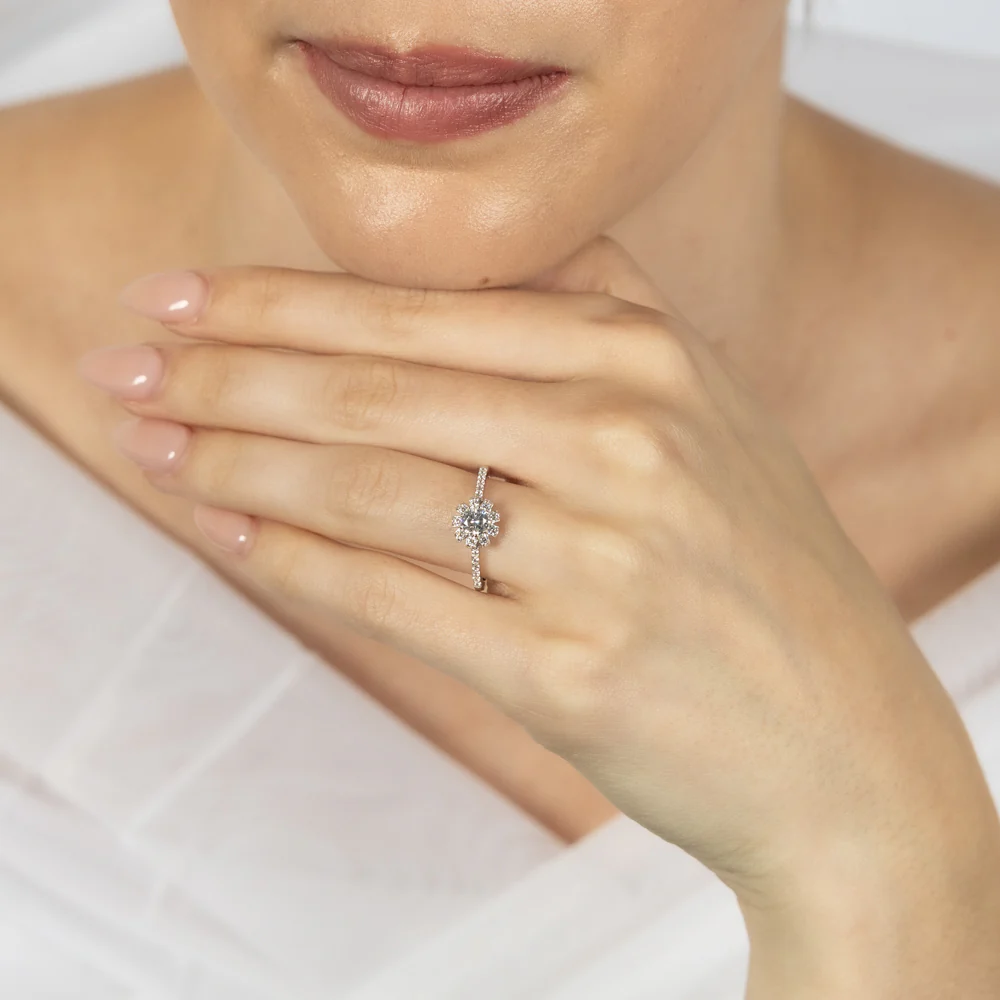 Sterling Silver White Cubic Zirconia Flower Ring - Image 3