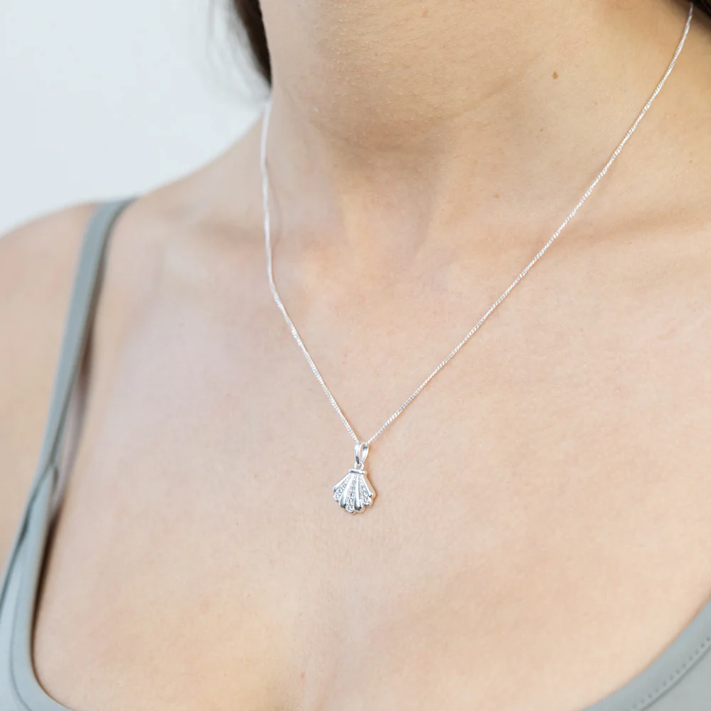 Sterling Silver Zirconia Clam Shell Pendant - Image 2