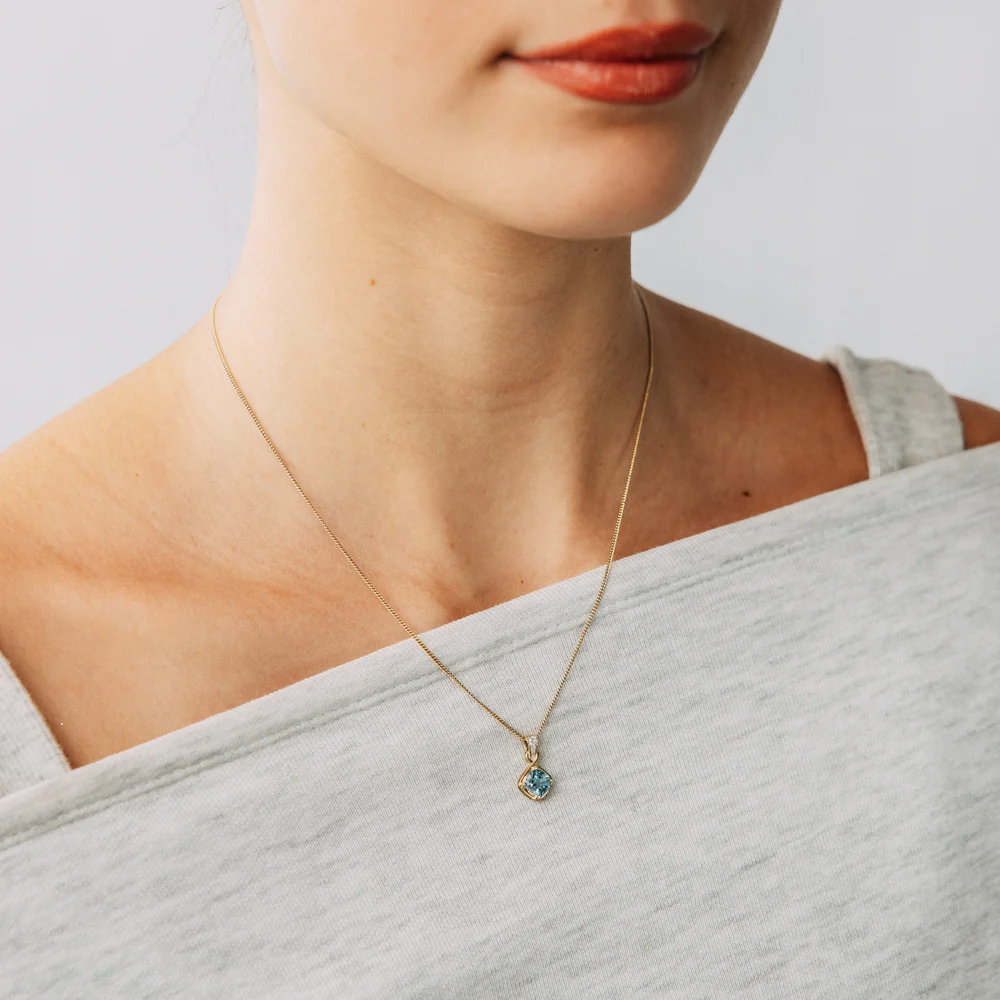 Swiss London Blue Topaz and Diamond Pendant in 9ct Yellow Gold - Image 2
