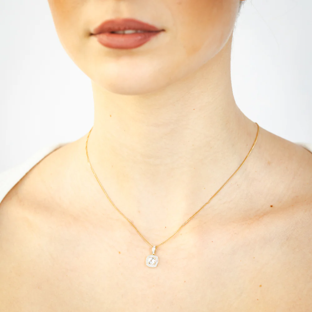White Topaz and Diamond Pendant in 9ct Yellow Gold - Image 2
